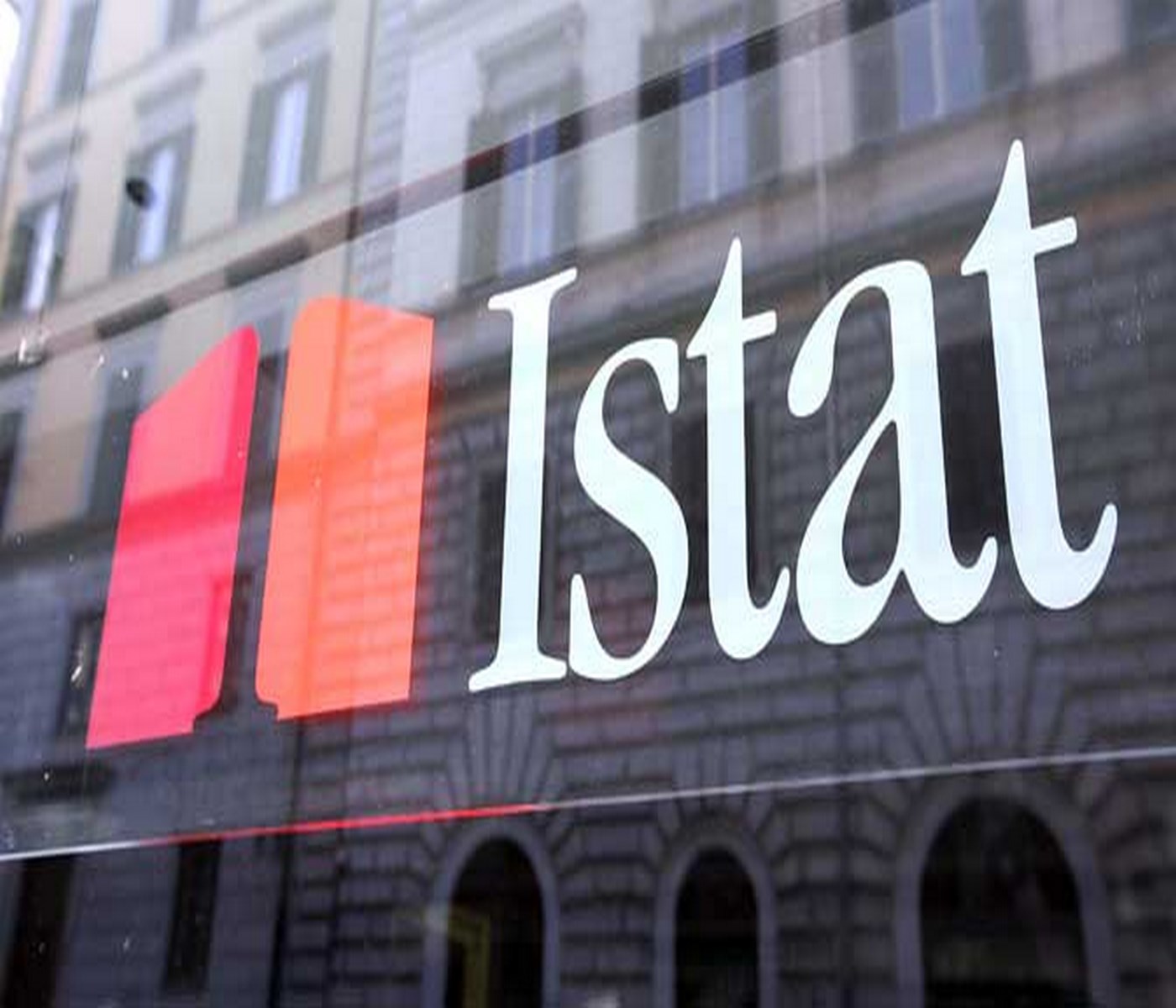 Inflazione: Istat conferma, ferma a ottobre, +0,9% su anno